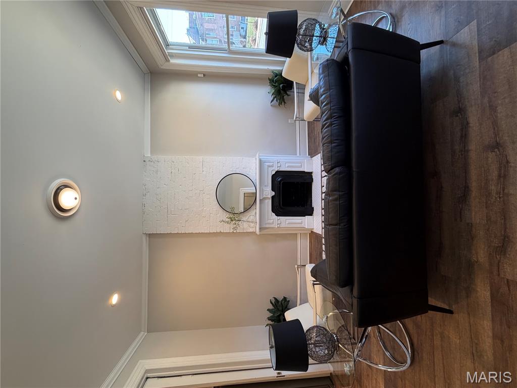 2010 Oregon Avenue St. Louis, MO 63104 - Photo 3 of 39