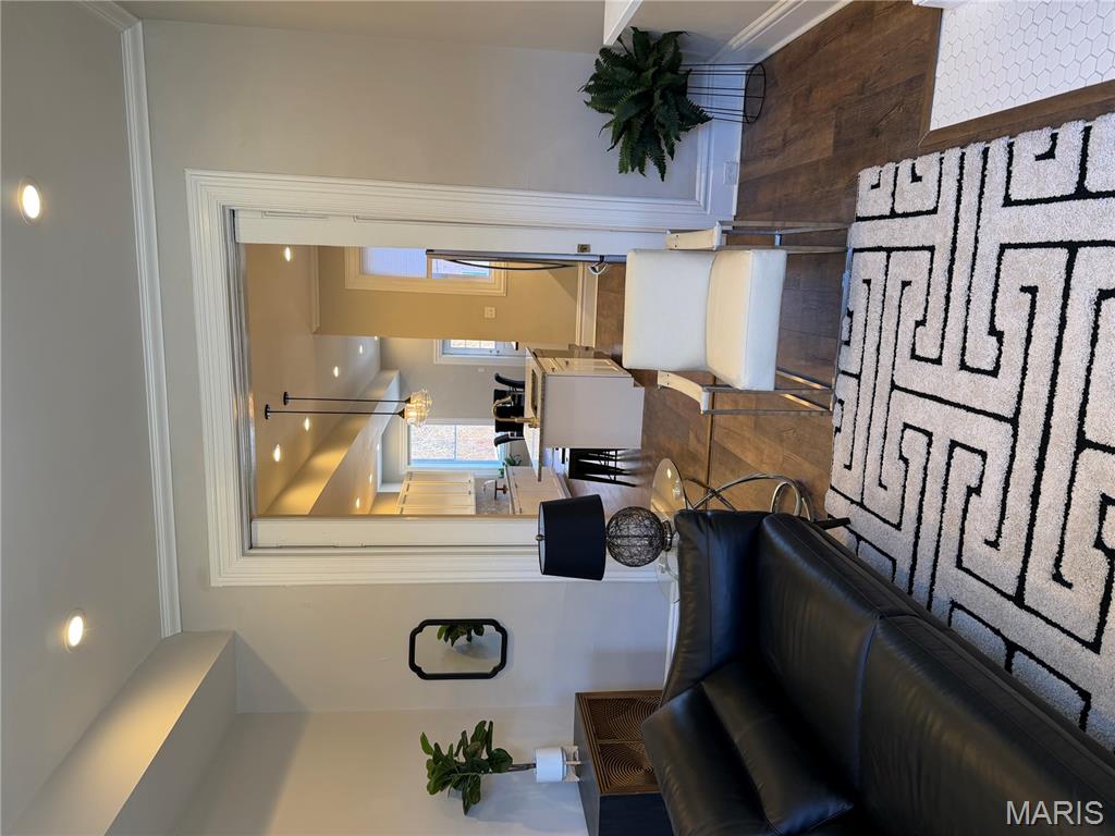 2010 Oregon Avenue St. Louis, MO 63104 - Photo 5 of 39