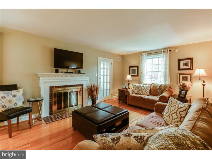 816 Hopkins Road Audubon, NJ 08106 - Photo 2 of 25 Gallery Image 2