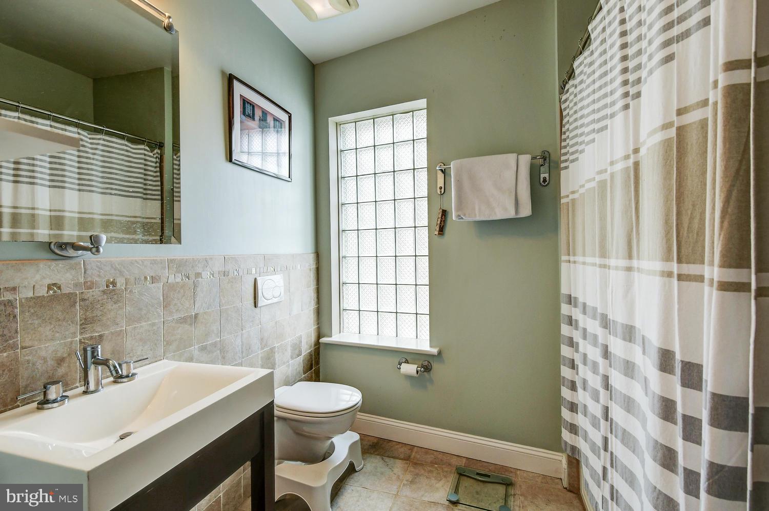 1500 Belt Street Baltimore, MD 21230 - Photo 23 of 39 full bathroom in hallway on second floor