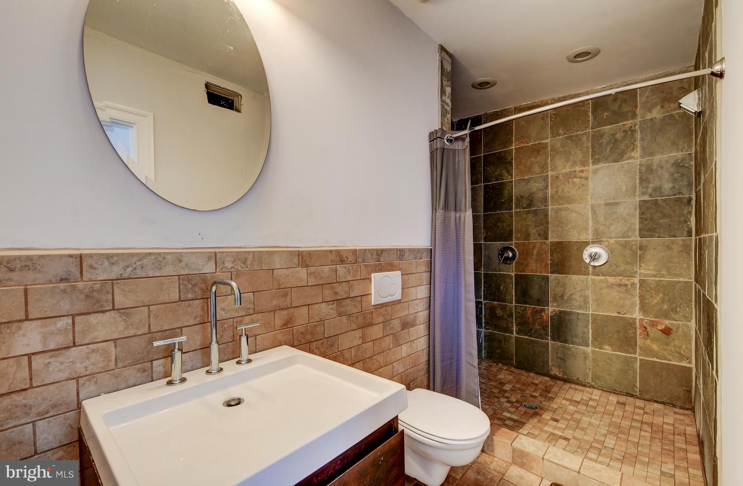 1500 Belt Street Baltimore, MD 21230 - Photo 27 of 39 luxury master bathroom in master bedroom