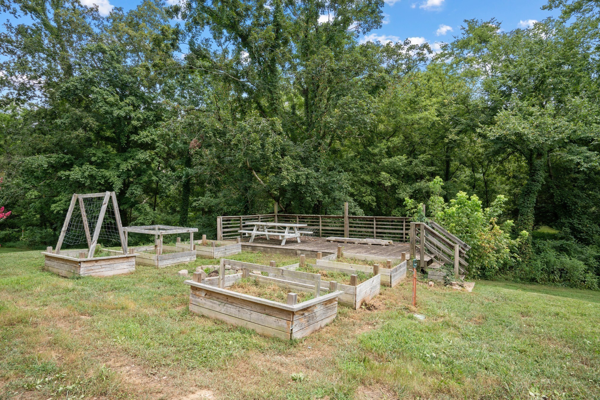 170 Rodeo Drive Columbia, TN 38401 - Photo 34 of 60 a view of a swimming pool with a slide