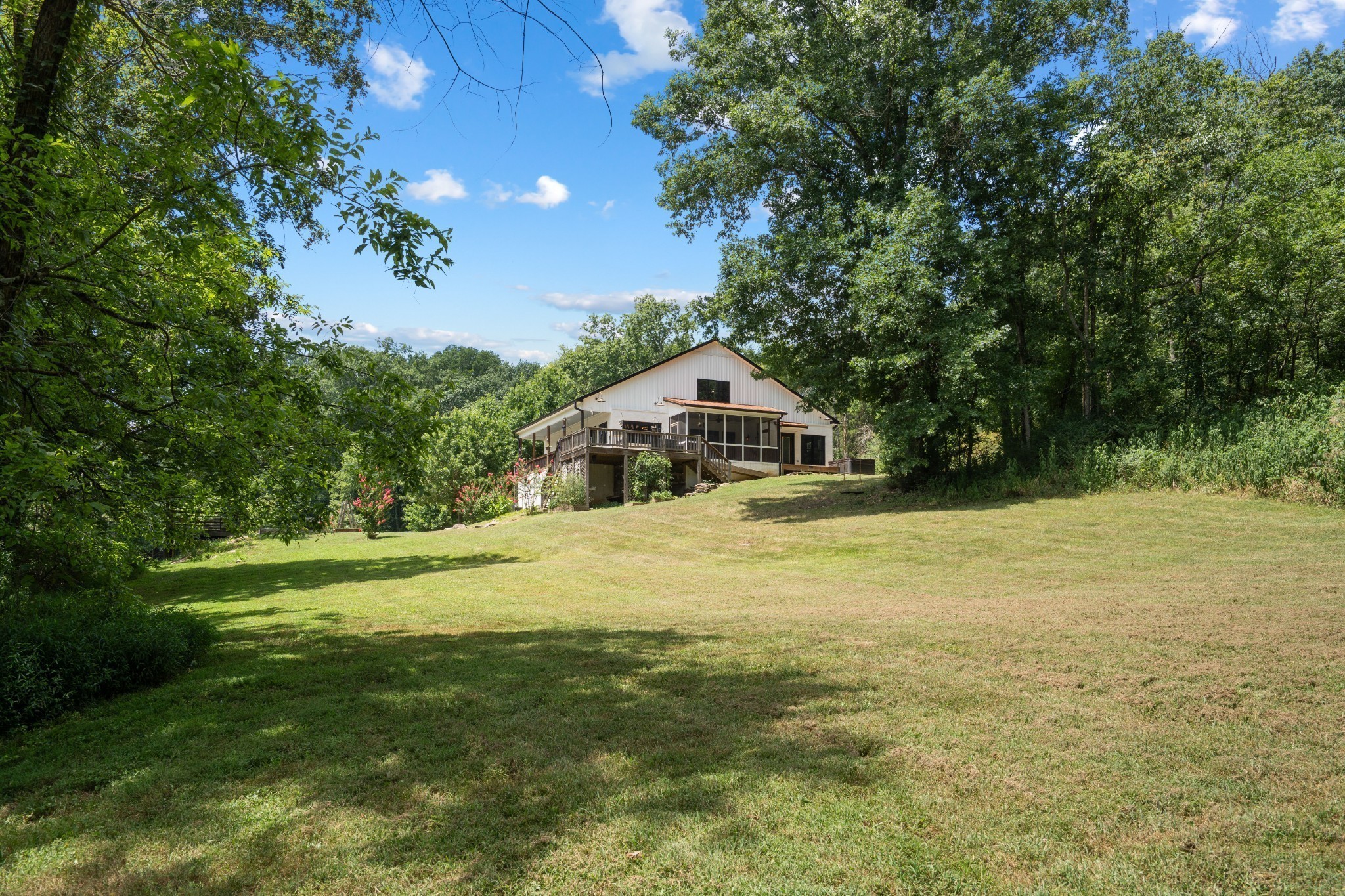 170 Rodeo Drive Columbia, TN 38401 - Photo 43 of 60 a yellow house with a yard