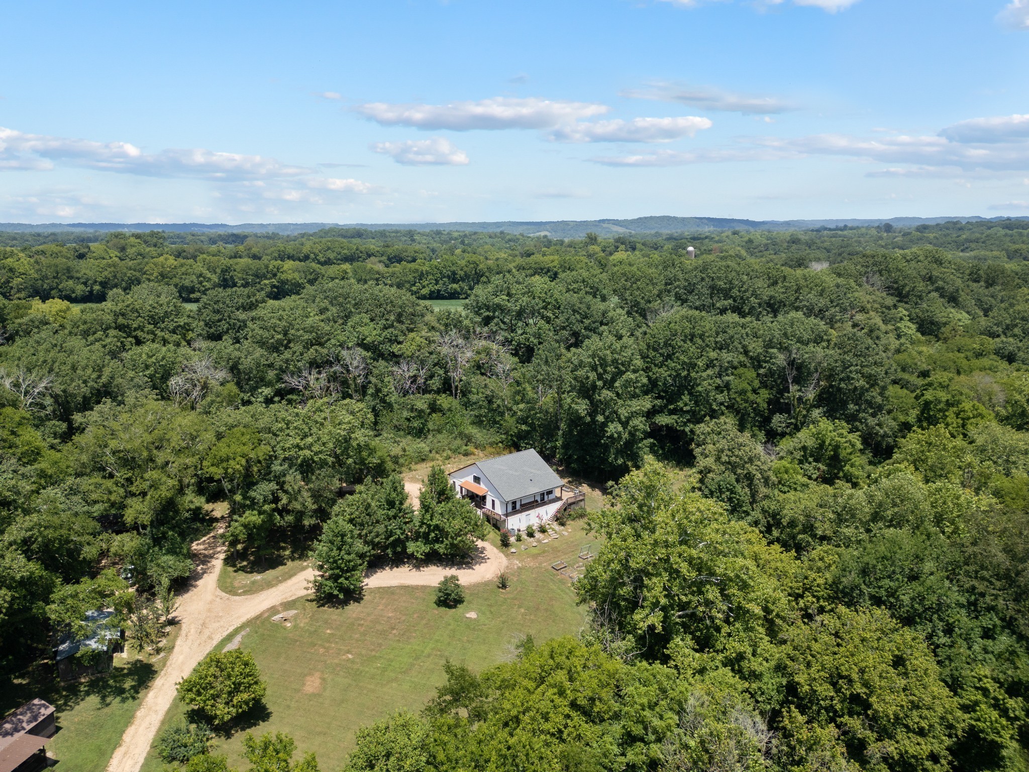 170 Rodeo Drive Columbia, TN 38401 - Photo 48 of 60 an aerial view of a house with a yard