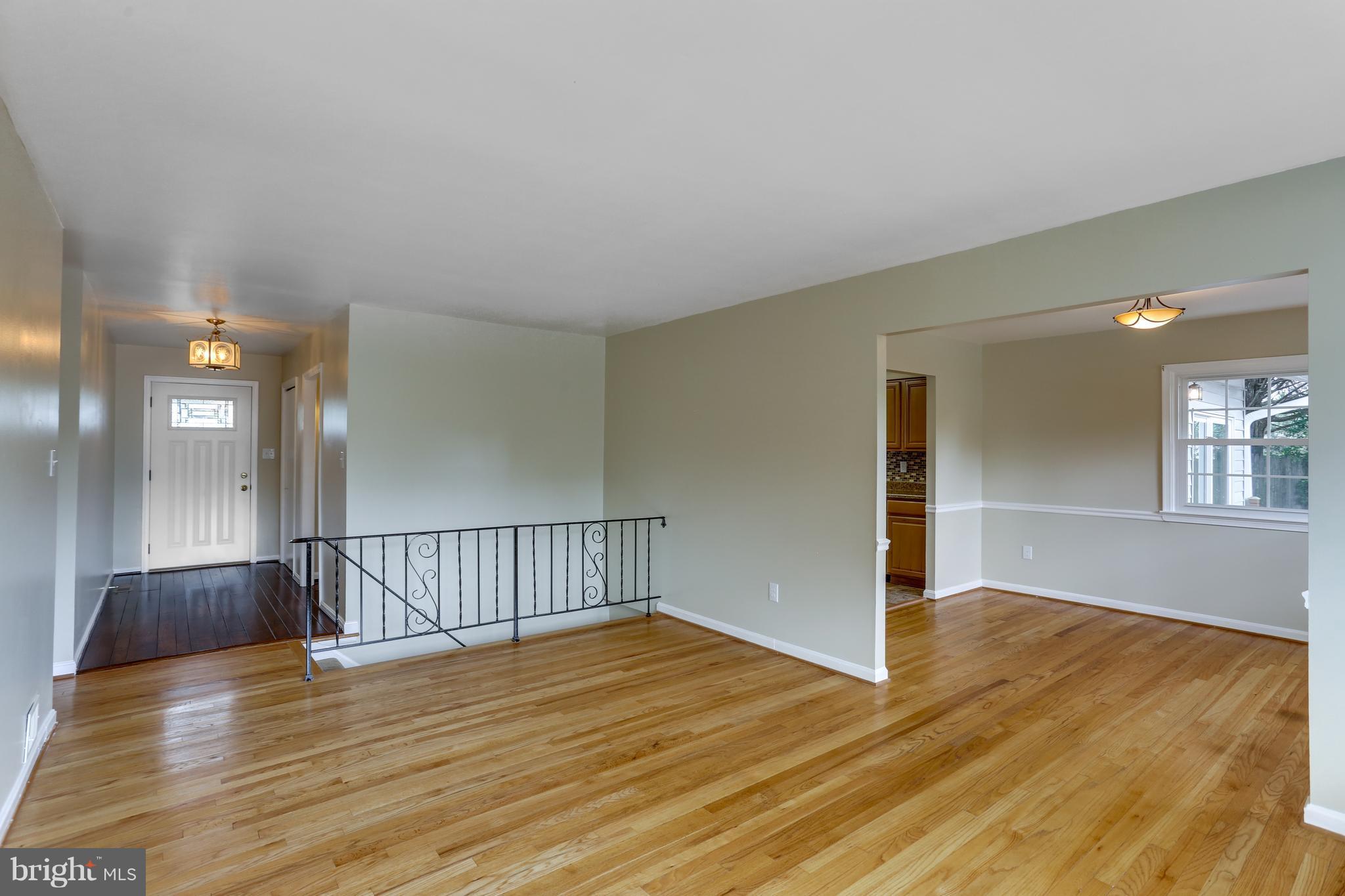 8412 Schultz Road Clinton, MD 20735 - Photo 10 of 30 Living Room