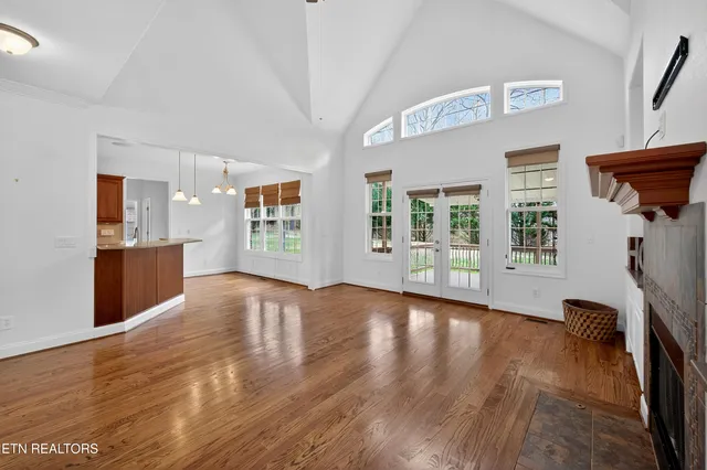 $749,900 | 110 St James Lane, Clinton, TN 37716