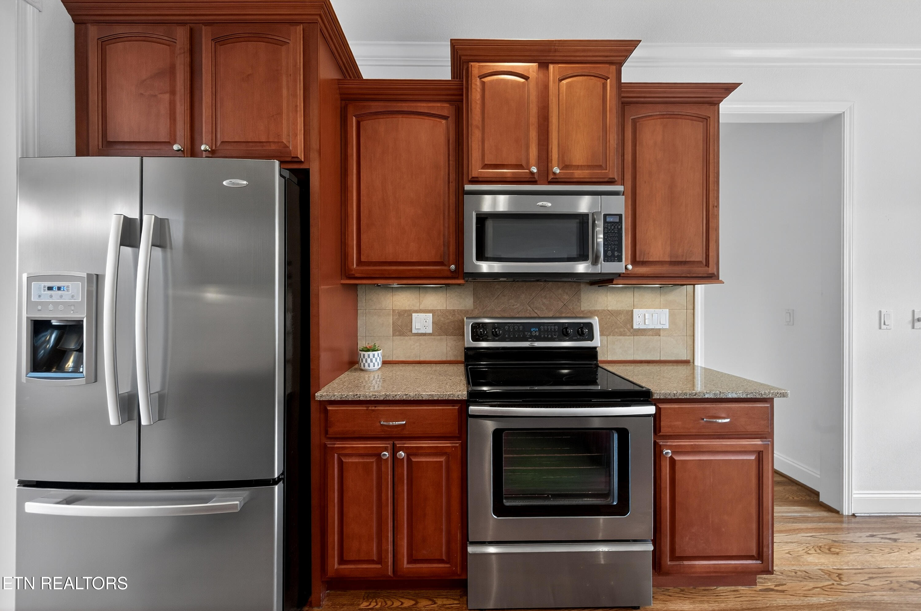 110 St James Lane Clinton, TN 37716 - Photo 17 of 60 Stainless steel appliances