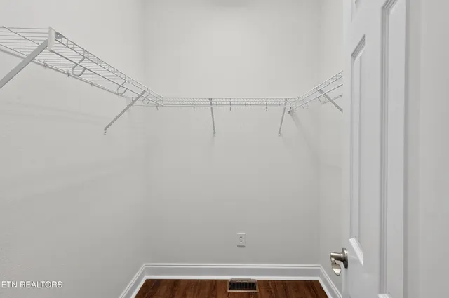 $749,900 | 110 St James Lane, Clinton, TN 37716