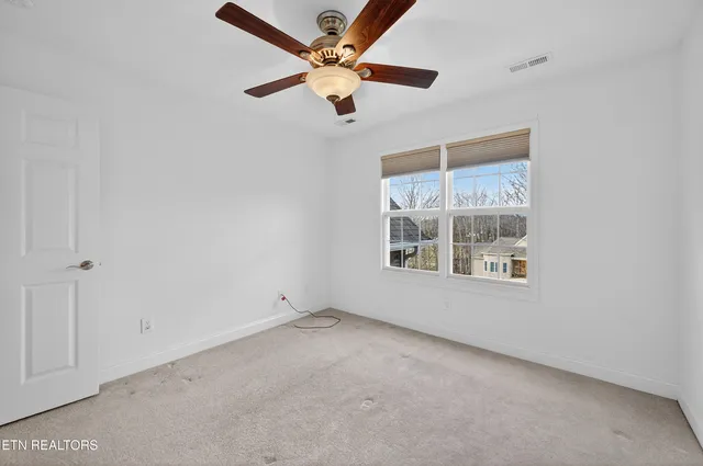 $749,900 | 110 St James Lane, Clinton, TN 37716