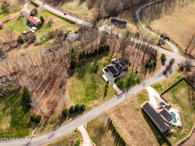 $749,900 | 110 St James Lane, Clinton, TN 37716