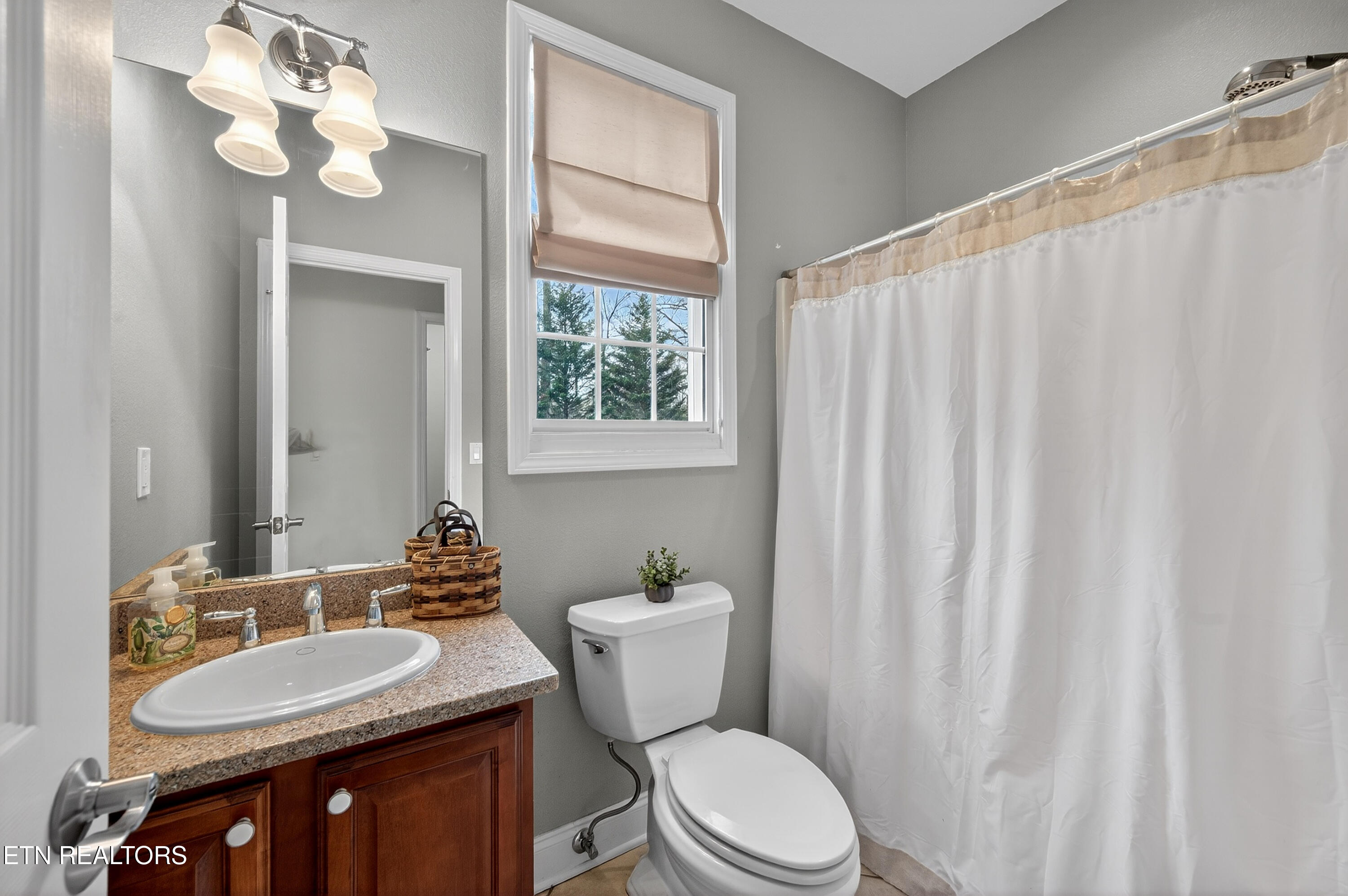 110 St James Lane Clinton, TN 37716 - Photo 50 of 60 Main level full bath