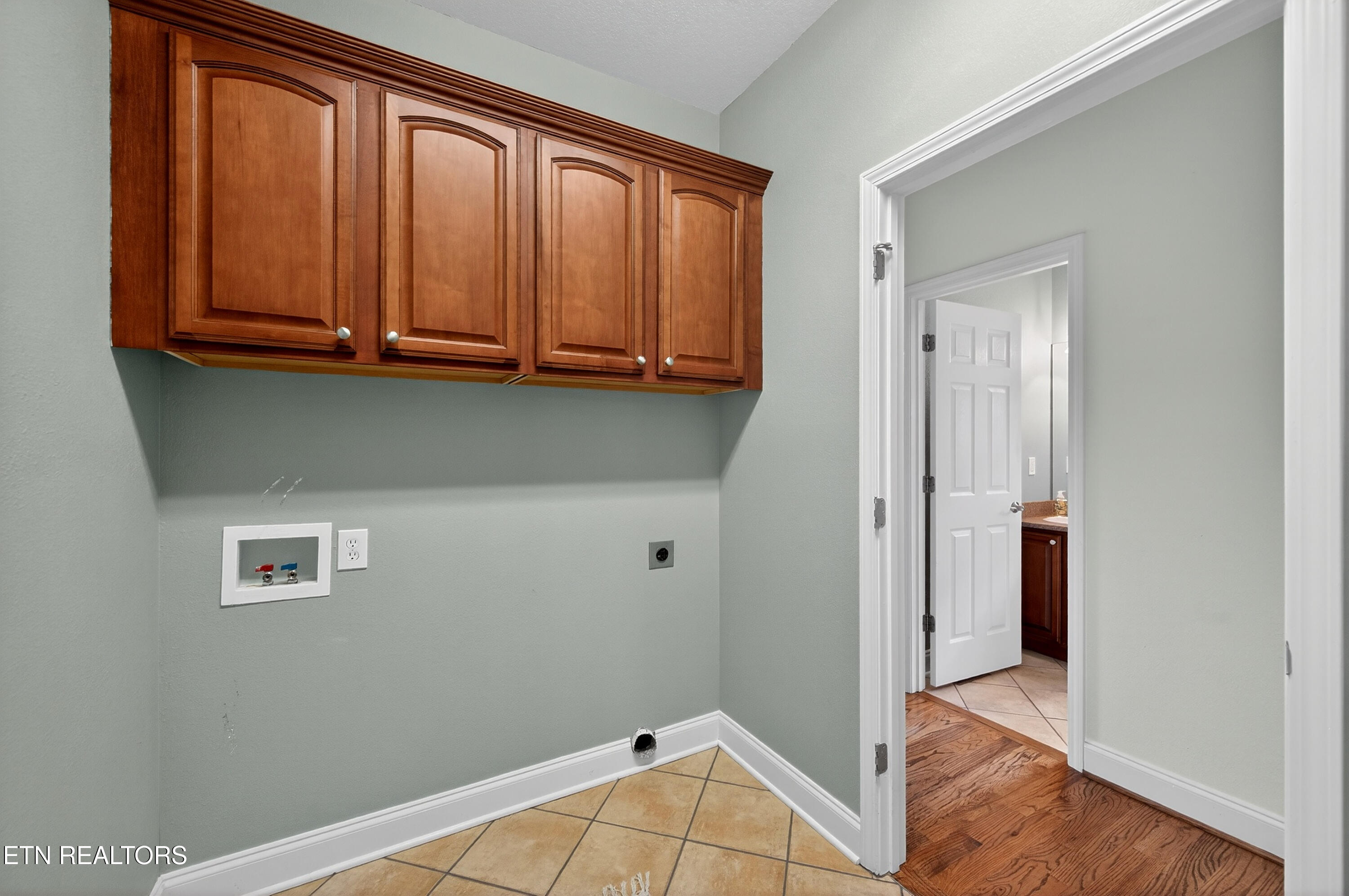 110 St James Lane Clinton, TN 37716 - Photo 55 of 60 Laundry room main level