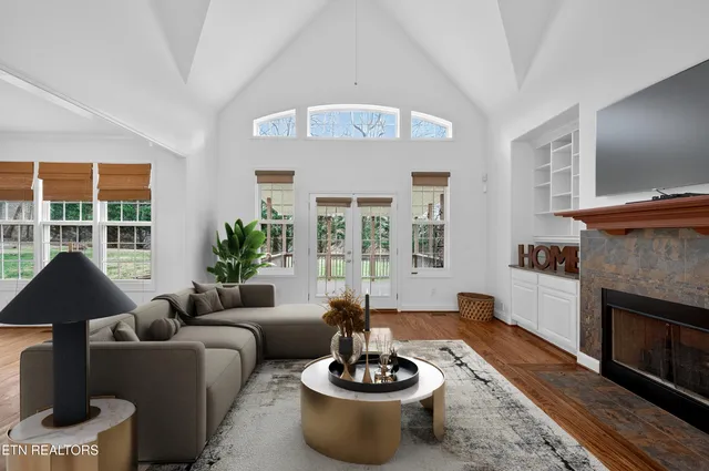 $749,900 | 110 St James Lane, Clinton, TN 37716