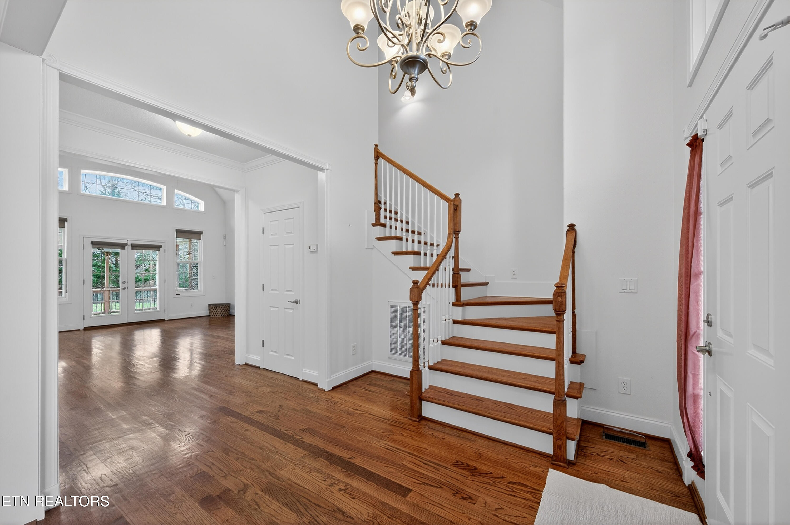 110 St James Lane Clinton, TN 37716 - Photo 8 of 60 Front entrance