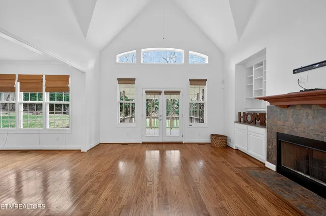 $749,900 | 110 St James Lane, Clinton, TN 37716