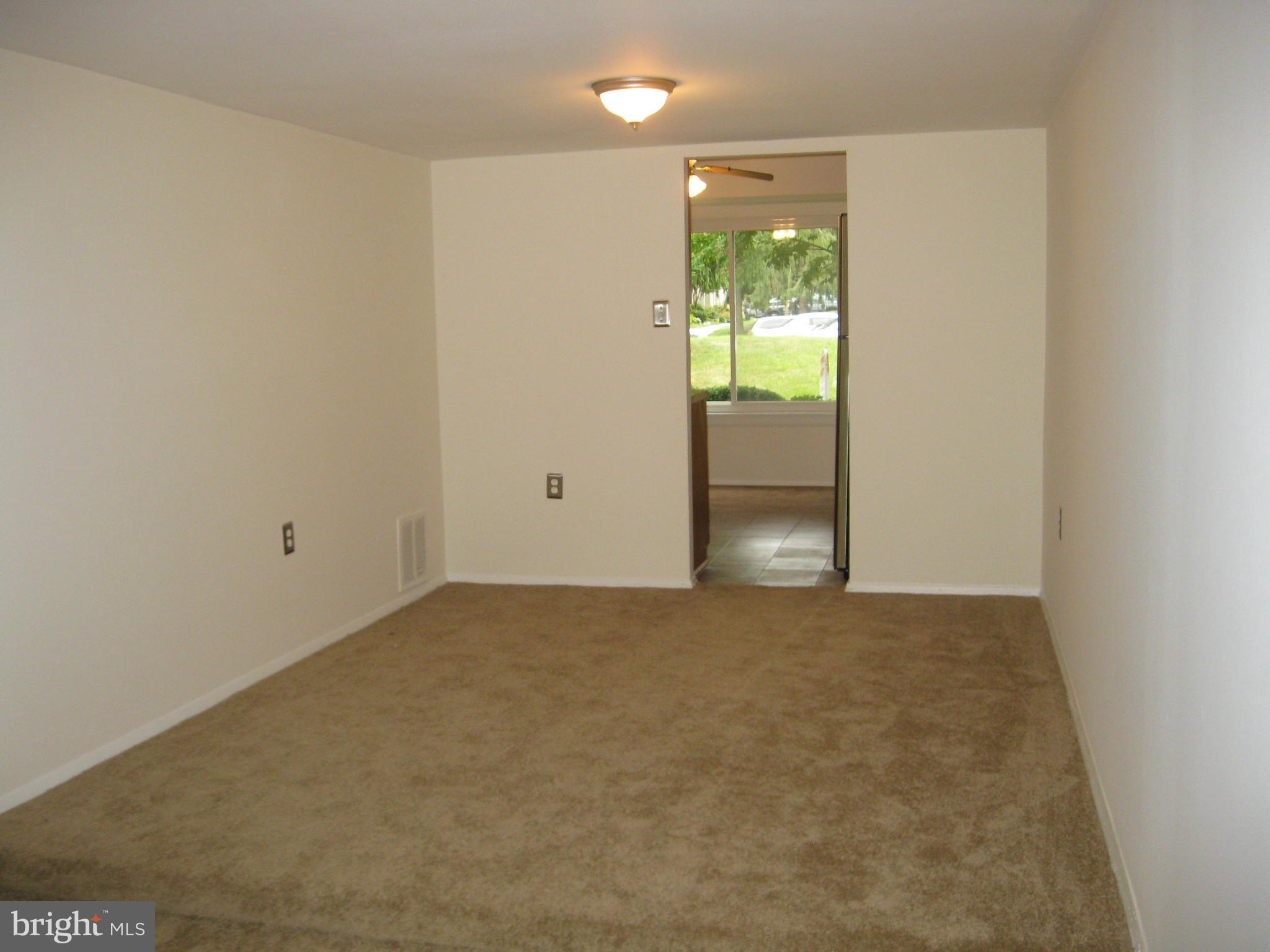 9451 Horizon Run Road, Unit 8E Gaithersburg, MD 20886 - Photo 8 of 30 Dining Room