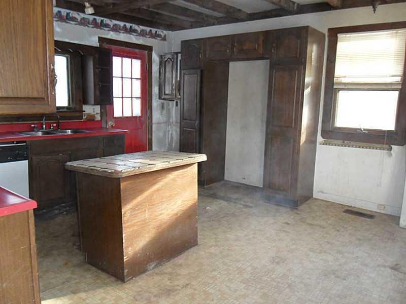 191 Pope Road Windham, ME 04062 - Photo 2 of 16 Kitchen.