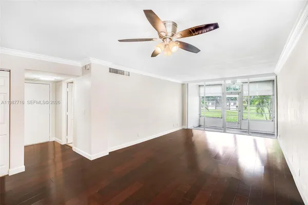 $2,000 | 9450 Live Oak Place, Unit 102, Davie, FL 33324