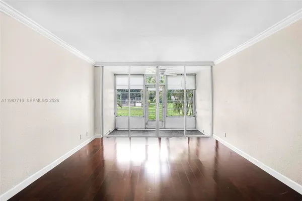 $2,000 | 9450 Live Oak Place, Unit 102, Davie, FL 33324