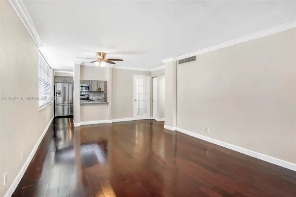 $2,000 | 9450 Live Oak Place, Unit 102, Davie, FL 33324