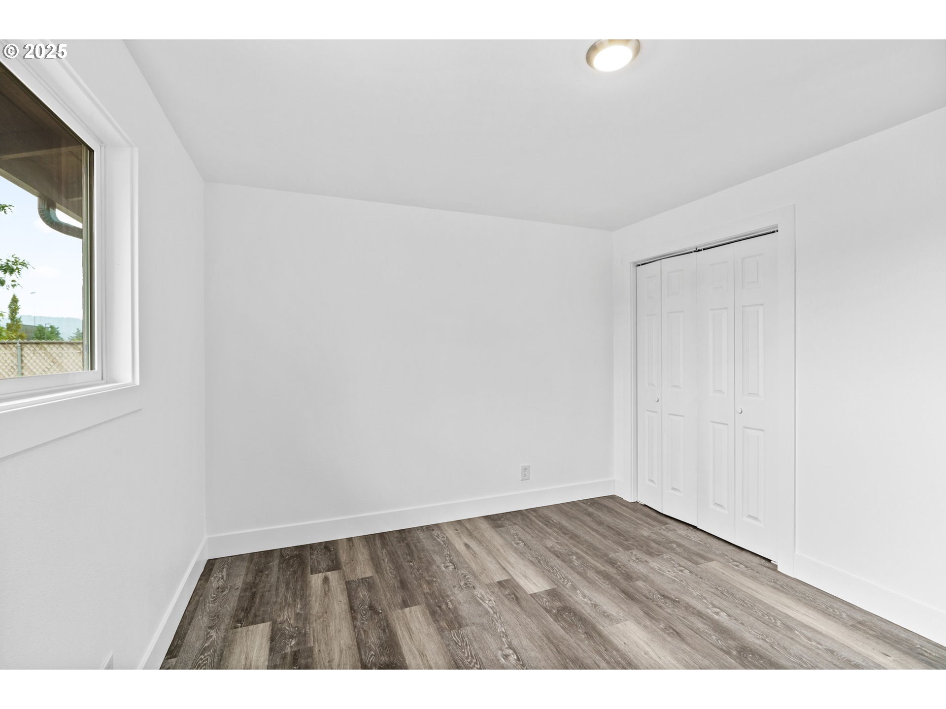 306 Broadway Street Springfield, OR 97477 - Photo 16 of 29