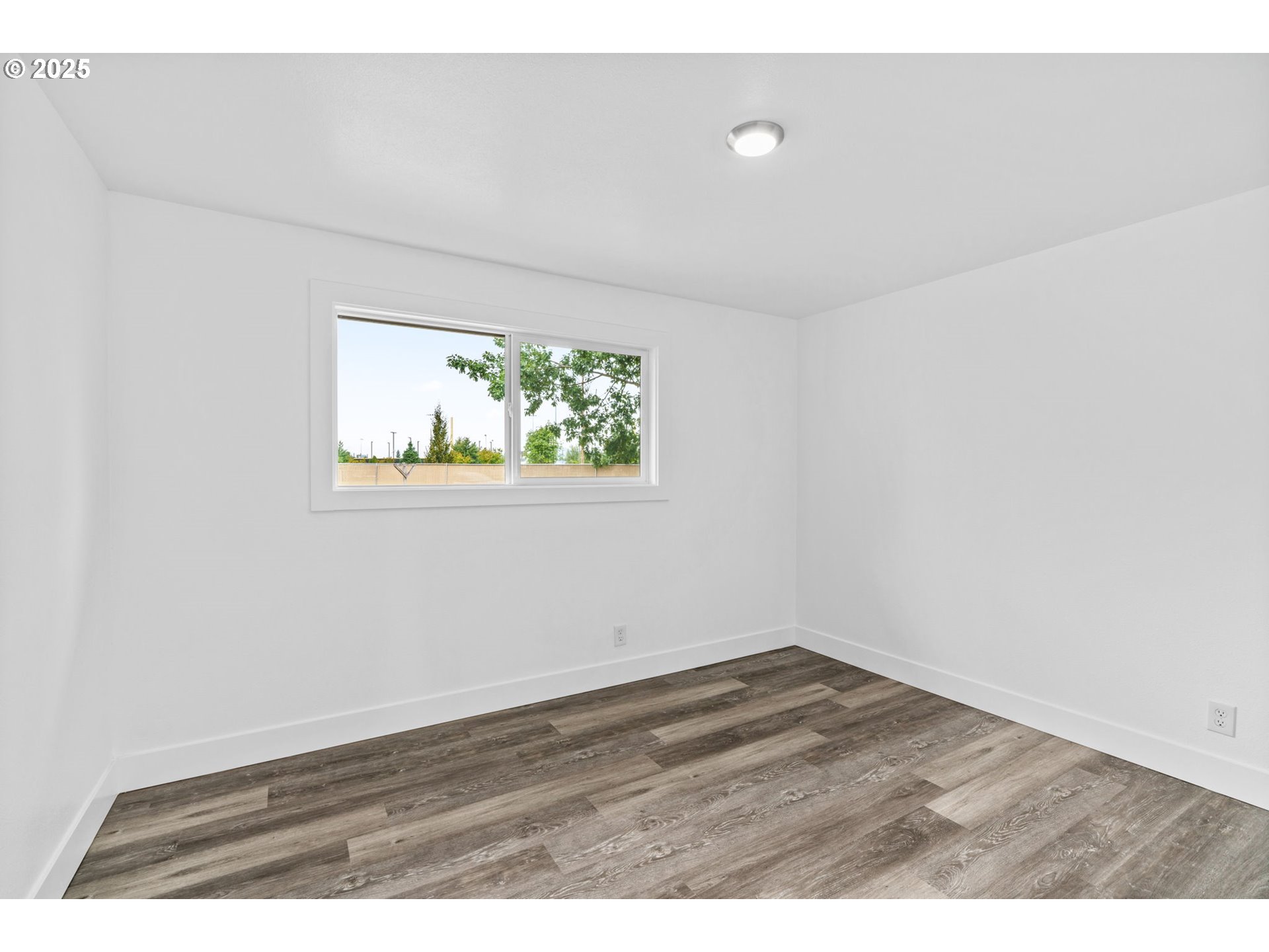 306 Broadway Street Springfield, OR 97477 - Photo 18 of 29