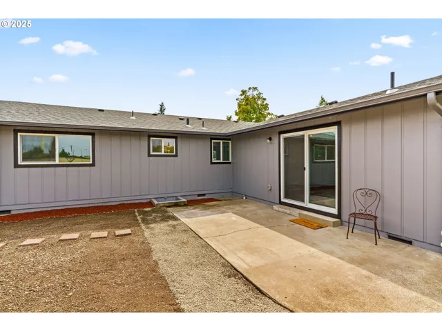 $456,000 | 306 Broadway Street, Springfield, OR 97477