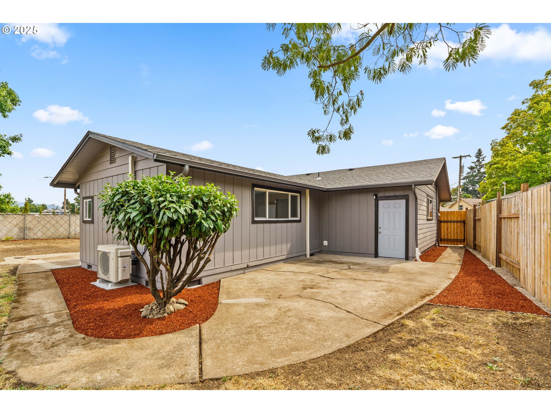 306 Broadway Street Springfield, OR 97477 - Photo 22 of 29