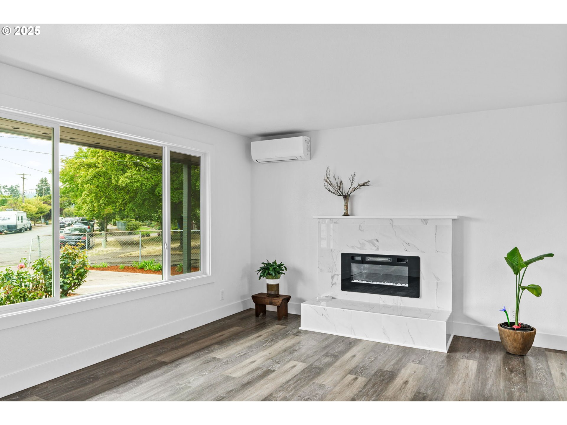 306 Broadway Street Springfield, OR 97477 - Photo 4 of 29