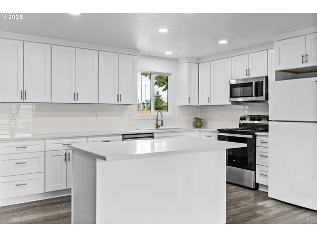 $456,000 | 306 Broadway Street, Springfield, OR 97477