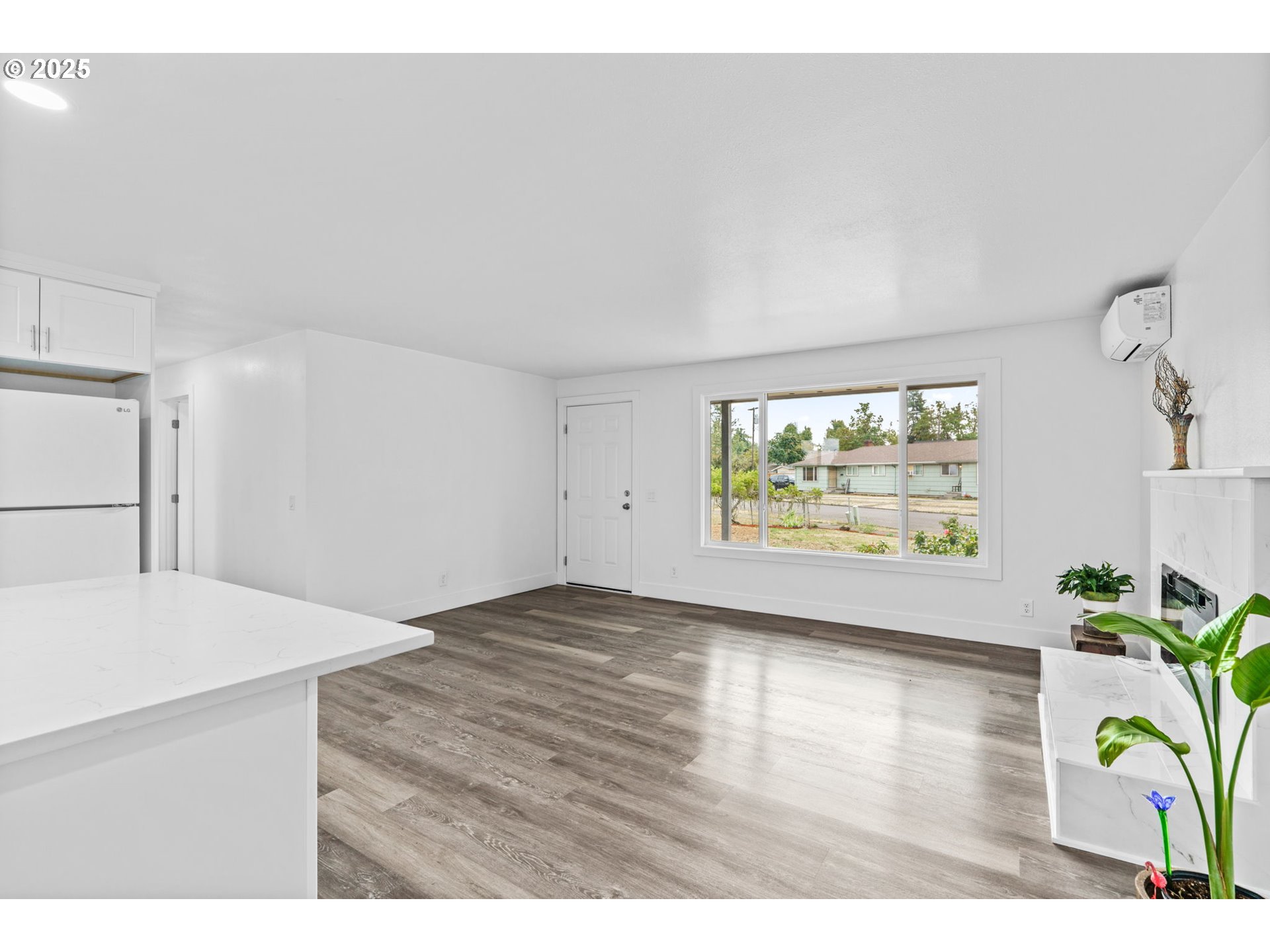 306 Broadway Street Springfield, OR 97477 - Photo 9 of 29