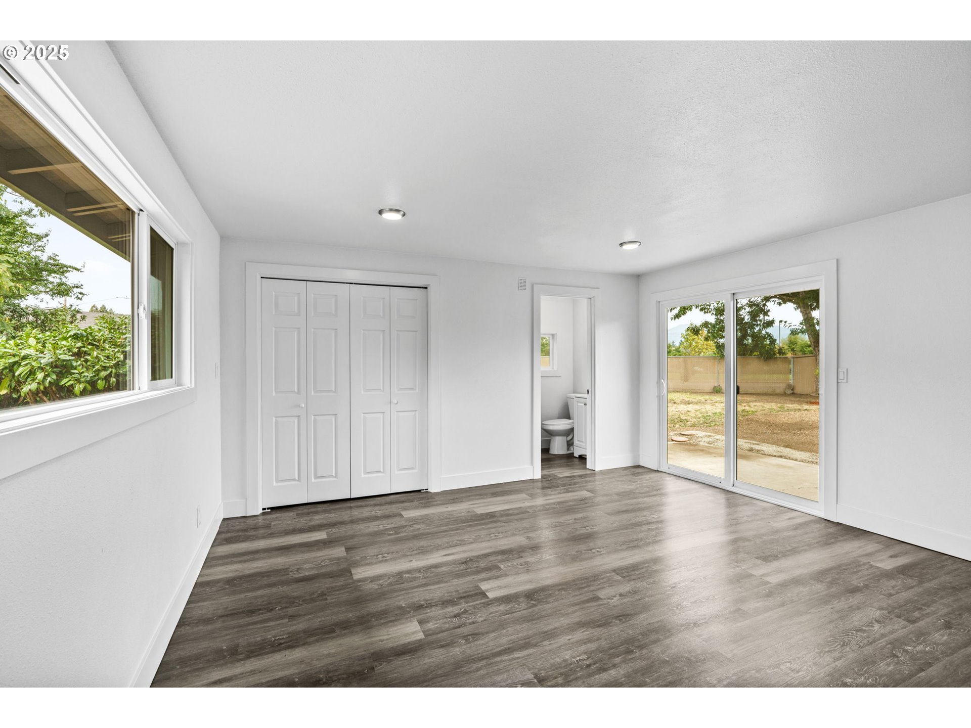 306 Broadway Street Springfield, OR 97477 - Photo 10 of 29