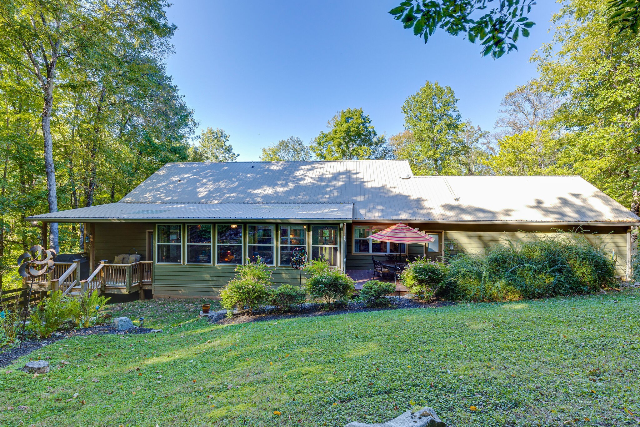 1457 Center Star Road Columbia, TN 38401 - Photo 42 of 45 a view of a house with a garden