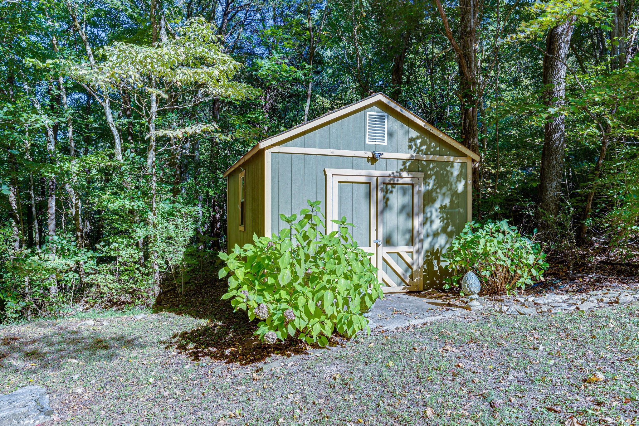 1457 Center Star Road Columbia, TN 38401 - Photo 10 of 45 a view of a yard in front of house