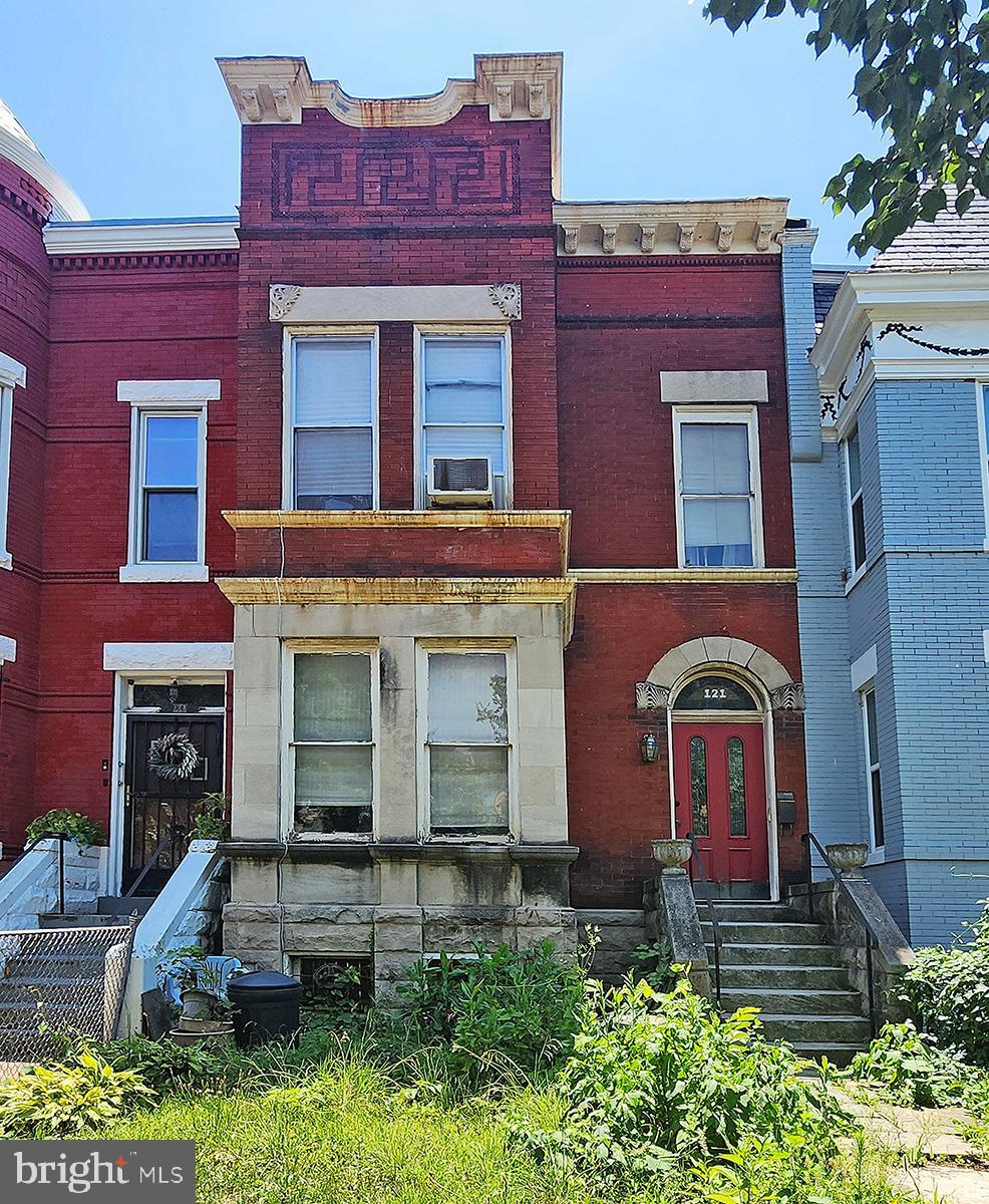 121 R Street Northeast Washington, DC 20002 - Photo 3 of 27