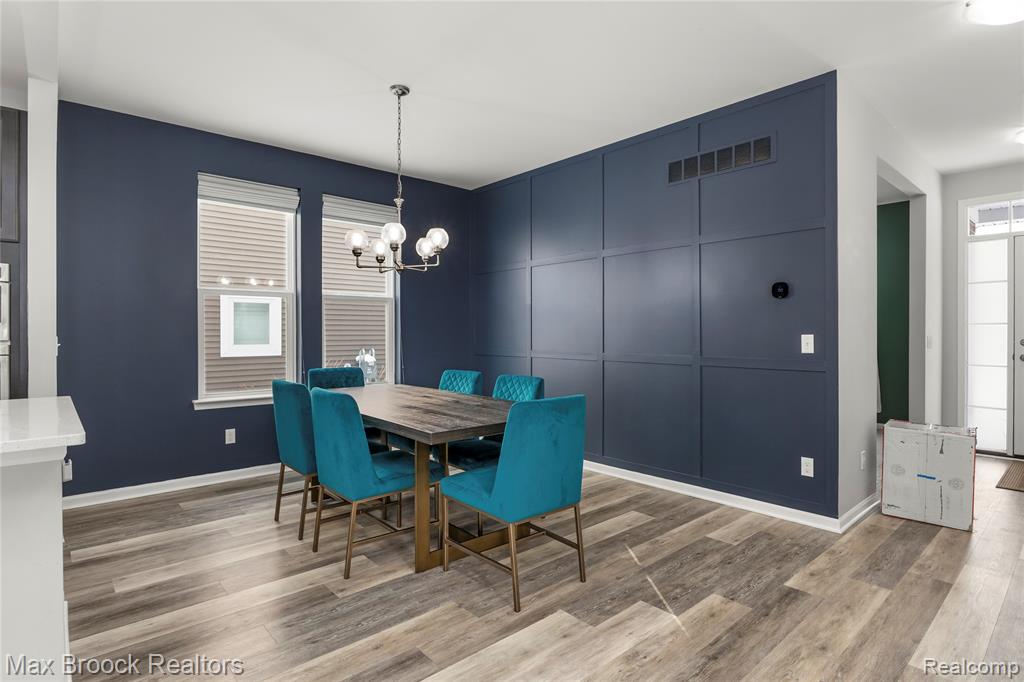 4211 Kent Road Royal Oak, MI 48073 - Photo 6 of 54