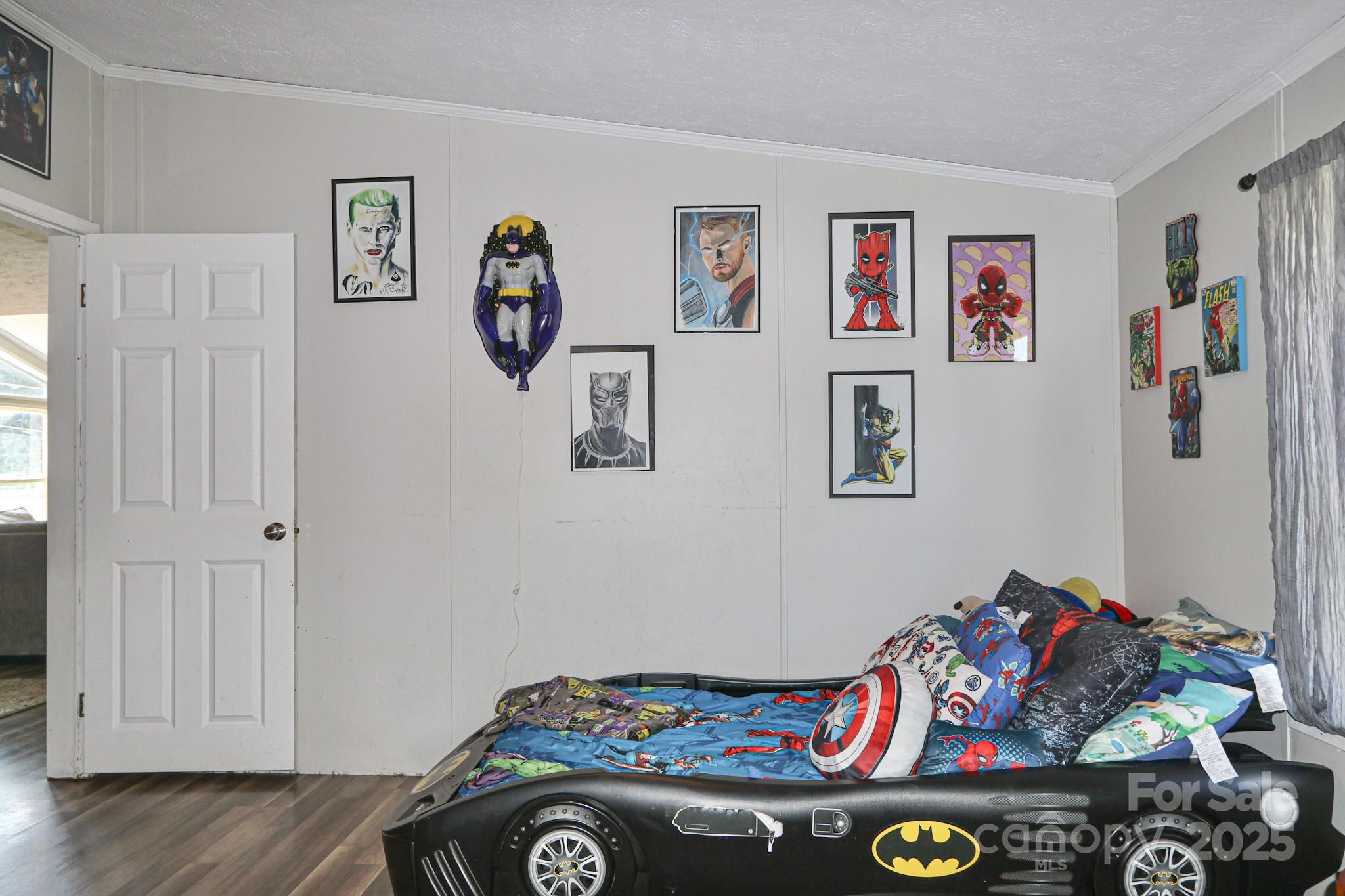 112 Courtney Road Mocksville, NC 27028 - Photo 16 of 31 a living room with a couch and dresser