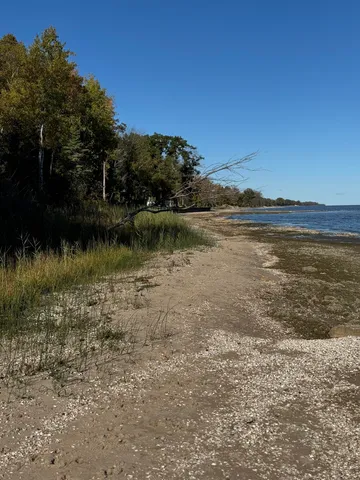 $450,000 | M-35 Highway, Menominee, MI 49858