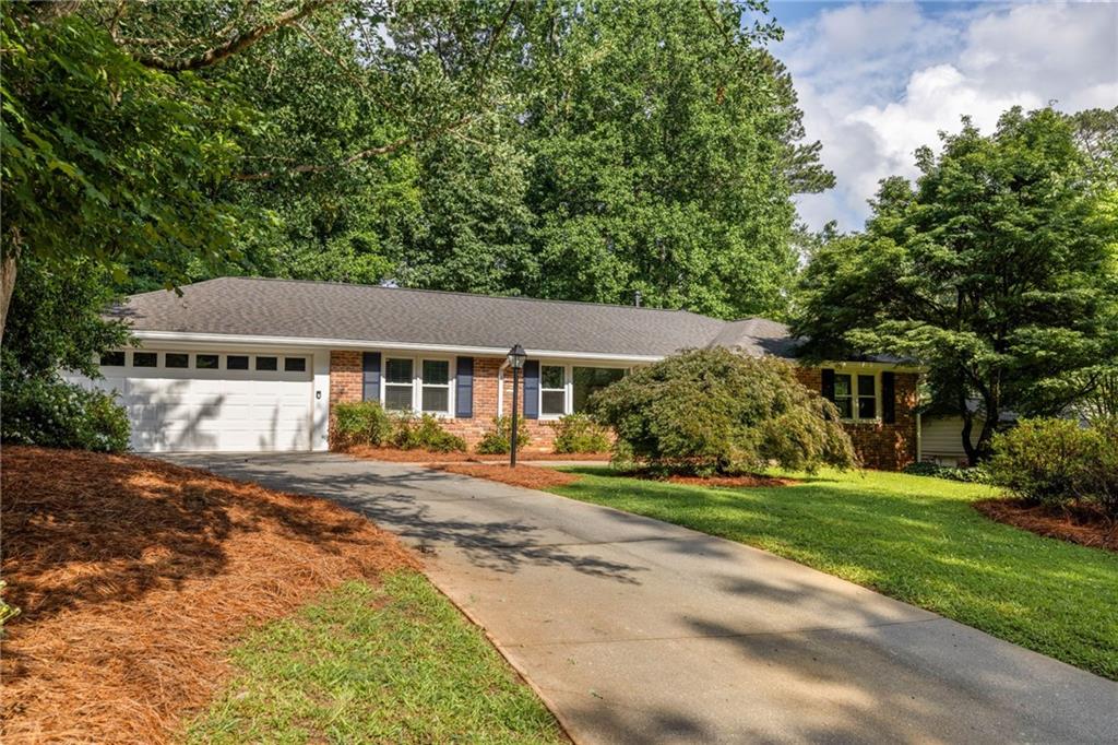 2671 Tanglewood Road Decatur, GA 30033 - Photo 3 of 35