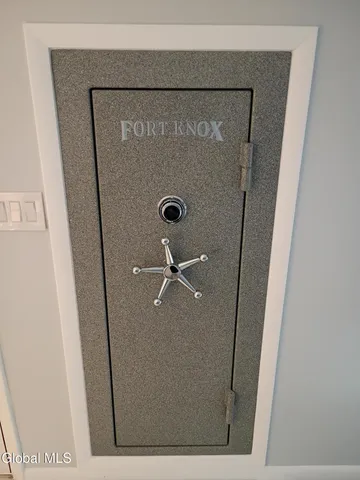 $409,900 | 15 Maywood Drive, Glenville, NY 12302