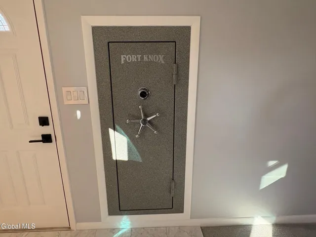 $409,900 | 15 Maywood Drive, Glenville, NY 12302