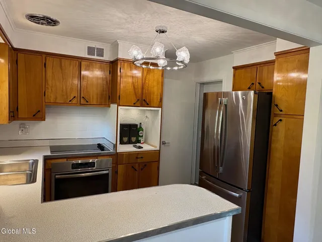 $409,900 | 15 Maywood Drive, Glenville, NY 12302