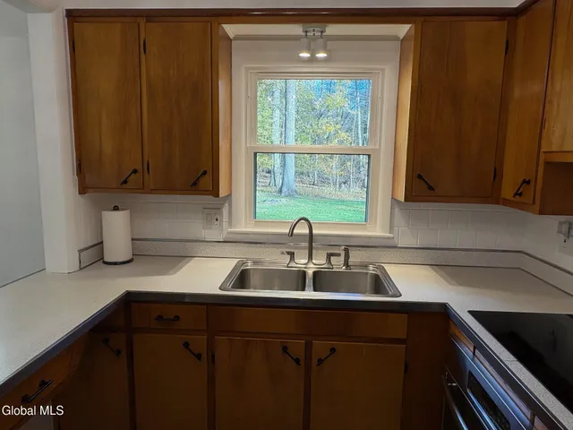 $409,900 | 15 Maywood Drive, Glenville, NY 12302