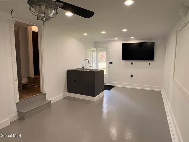 $409,900 | 15 Maywood Drive, Glenville, NY 12302