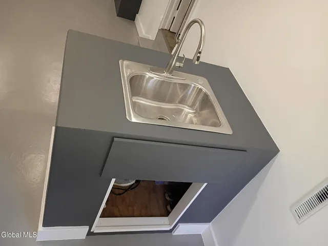 $409,900 | 15 Maywood Drive, Glenville, NY 12302