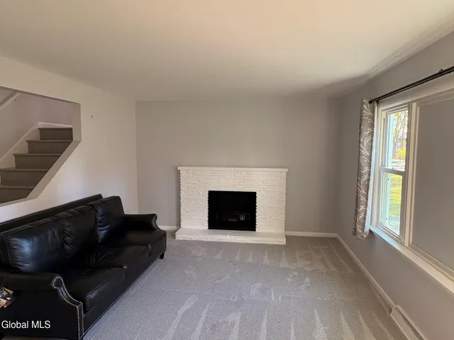 $409,900 | 15 Maywood Drive, Glenville, NY 12302