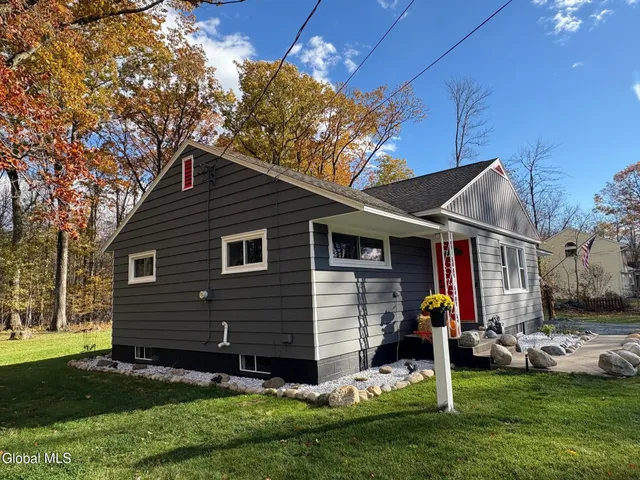 $409,900 | 15 Maywood Drive, Glenville, NY 12302