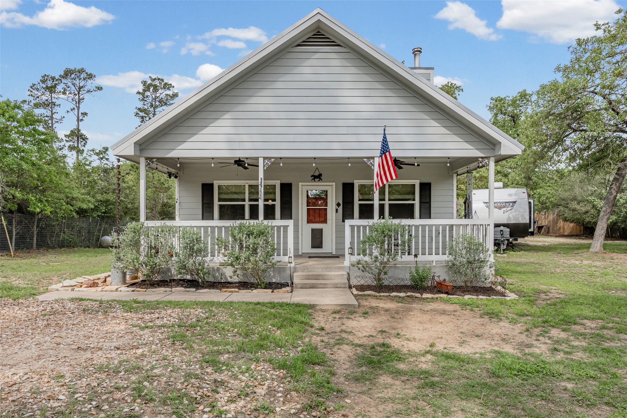 198 Kelley Road East Bastrop, TX 78602 - Photo 2 of 38 Welcome home to 198 Kelley Rd...