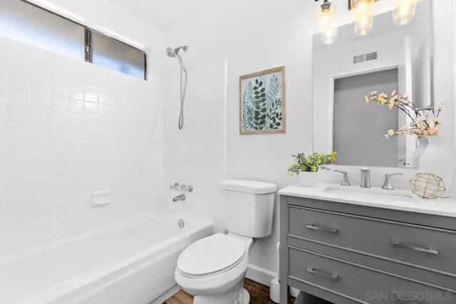 $1,200,000 | 3305 Vivienda Circle, Carlsbad, CA 92009