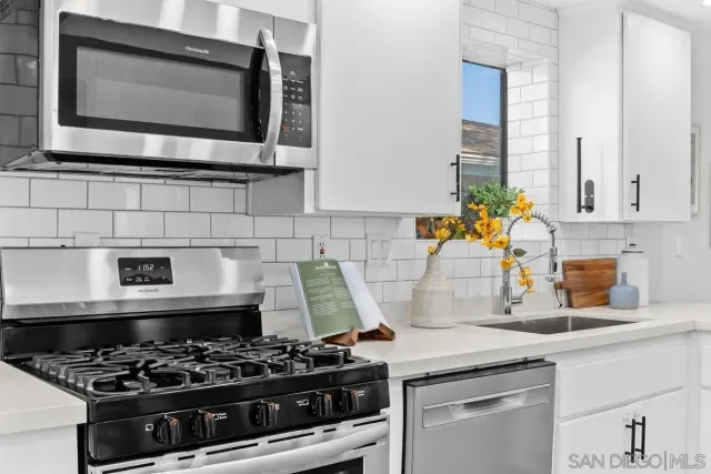 $1,200,000 | 3305 Vivienda Circle, Carlsbad, CA 92009